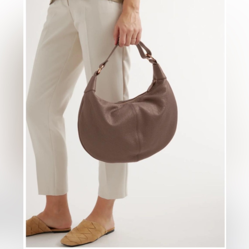 Quince Black Leather Hobo Bag with Slouchy Design